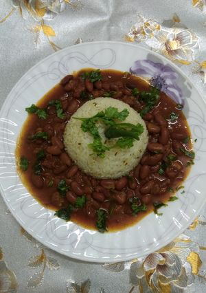A picture of Rajma masala red kidney beans curry.