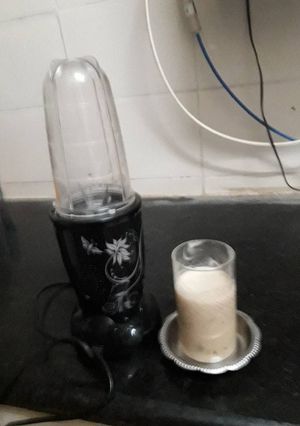 A picture of Bajra (pearl millet) aata & Oats smoothy.