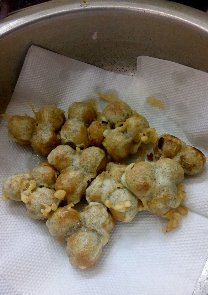 முந்திரி கொத்து (Munthiri koththu recipe in tamil) செய்முறை முக்கிய புகைப்படம்