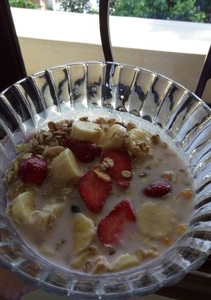 Foto resep Muesli pisang strowberry #menudiet