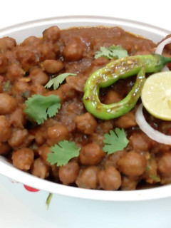 A picture of Amritsari pindi chole.