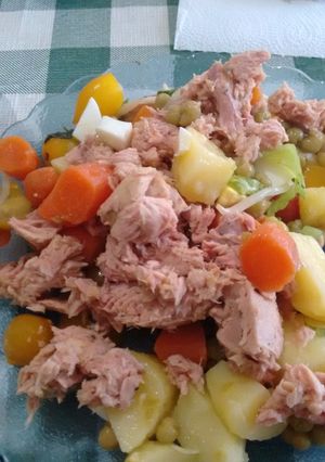 Una foto de Ensalada atún