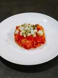 Tagliatelle con crema di peperone rosso 'nduja baccalà marinato