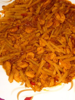 চিংড়ি আলু চচ্চড়ি(chingri aloor chorchori recipe in bengali) রেসিপির প্রধান ছবি