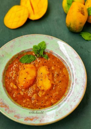 A picture of Ripe mango chutney.