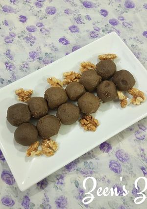 A picture of Walnut Laddoos.