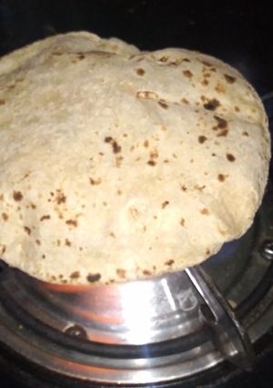 A picture of Fulka Roti.