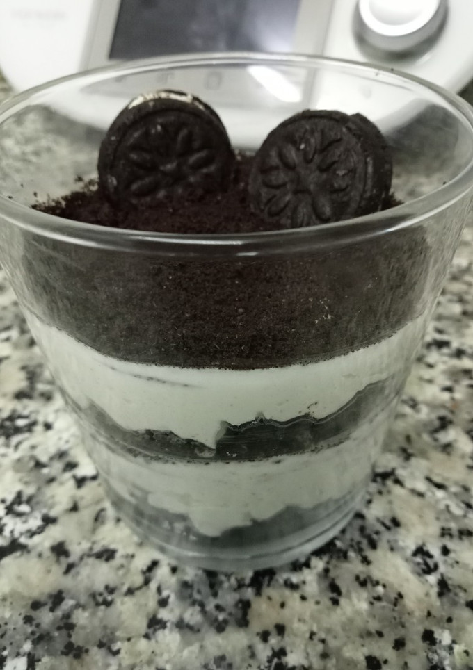 Una foto de Postre de Oreo en Thermomix