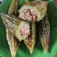 A picture of Pare goreng isi ikan.