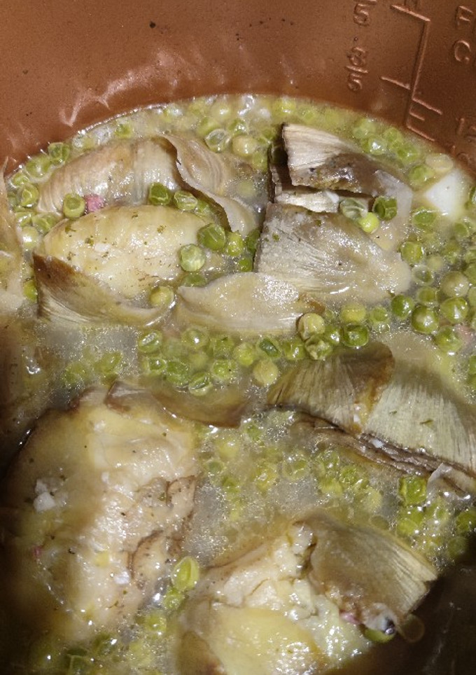 Una foto de Alcauciles con papa, guisantes y jamón de mi madre