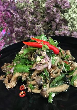 A picture of Mushroom laab (Thai Mushroom Salad).