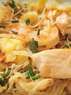 Una foto de Fideos Chinos tres delicias