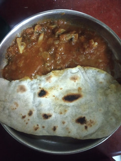 மஷ்ரூம் பட்டர் மசாலா (Mushroom butter masala recipe in tamil) செய்முறை முக்கிய புகைப்படம்