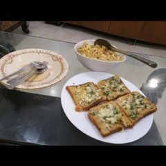 A picture of Garlic bread.