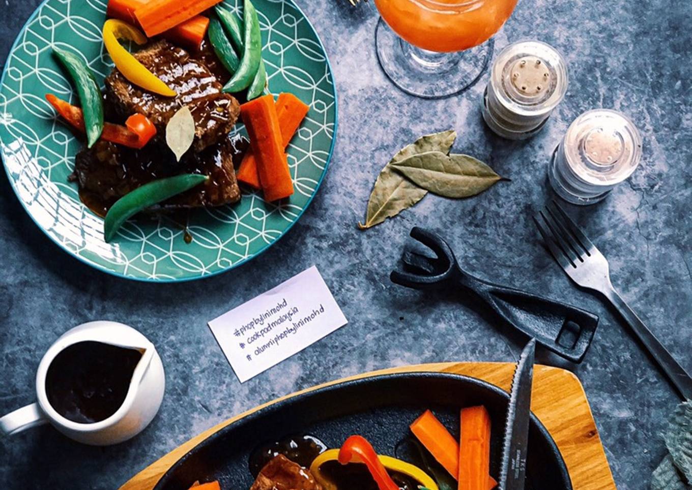 Stik daging lembu dengan sos barbeku