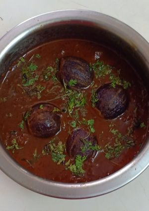 भरली वांगी (bharli vangi recipe in marathi) रेसिपी चे मुख्य फोटो 