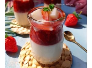 Foto resep Lychee Strawberry Panna Cotta