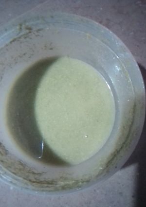 A picture of Hari chutney dahi ke sath.