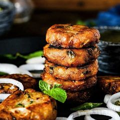 A picture of Hyderabadi Chicken Shikampuri Kebab.