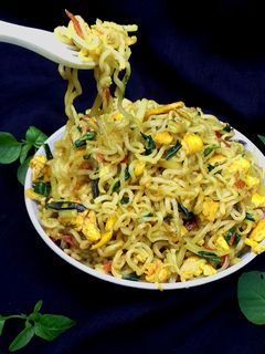 মিক্সড ম্যাগি (mixed maggi recipe in Bengali) রেসিপির প্রধান ছবি