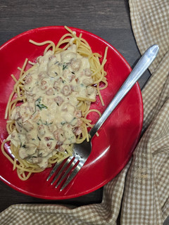 Spagetti gombás-baconos szósszal recept fotója