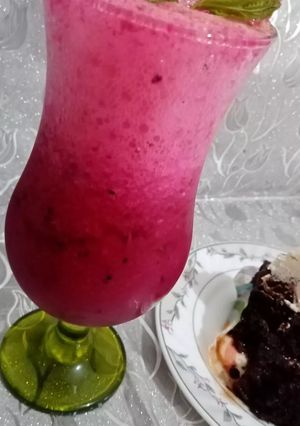 O poză a rețetei Cocktail din pitaya, piersică și lămâie.