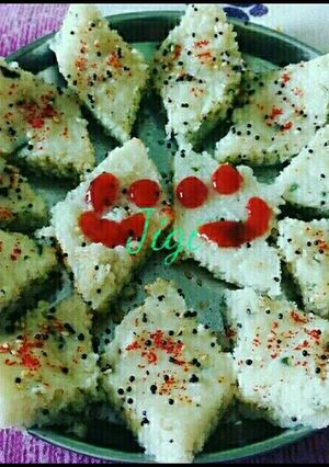 A picture of Sooji dhokla.