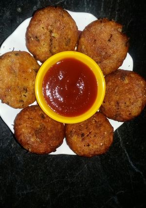 A picture of Potato patties.