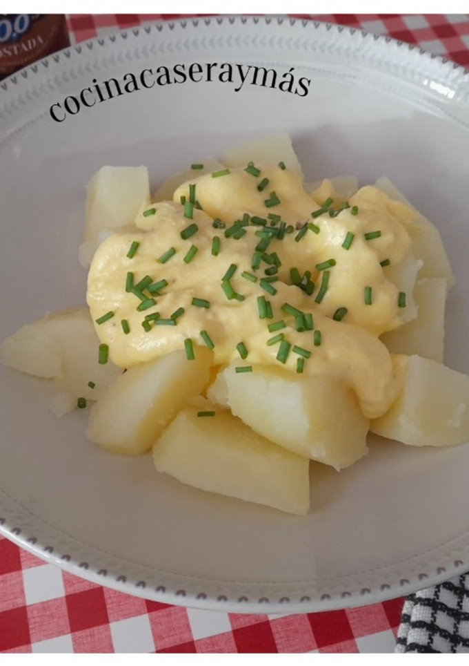 Una foto de Patatas alioli fit