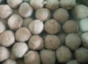 Foto resep Baso rumahan rasa kaki lima 100% daging sapi empuk kenyal