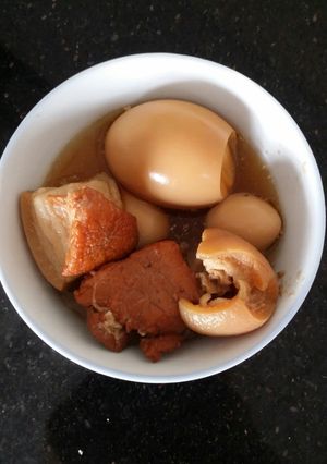 Hình của món Thịt kho hột vịt.
