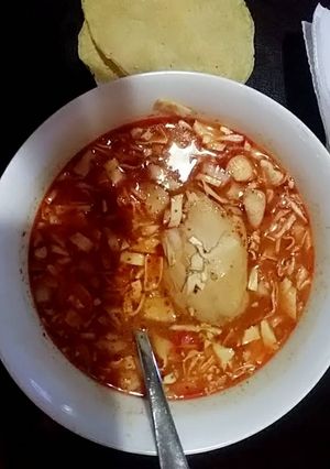 Una foto de Pozole de Pollo