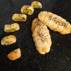 Stuffed Vada Masala Roll (Without Oven) A picture of Stuffed Vada Masala Roll (Without Oven).