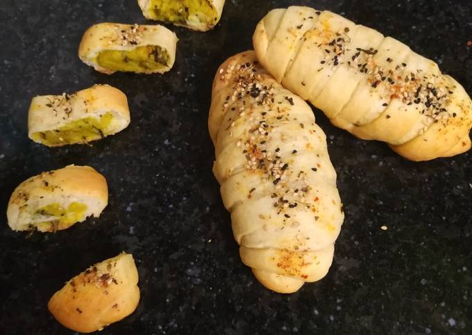 Stuffed Vada Masala Roll (Without Oven)