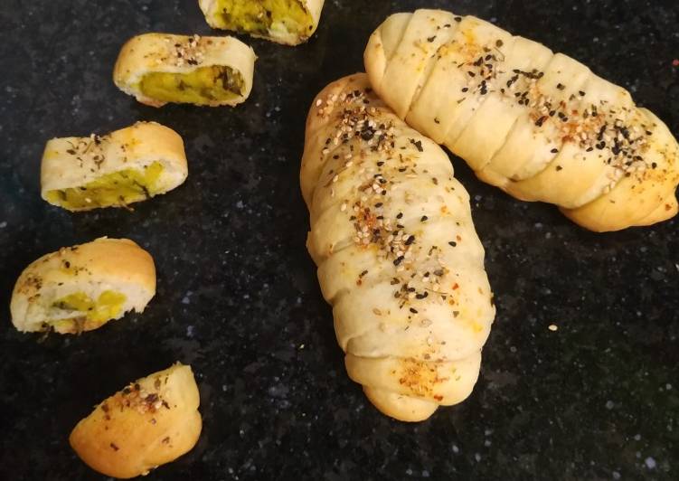 Steps to Prepare Ultimate Stuffed Vada Masala Roll (Without Oven)