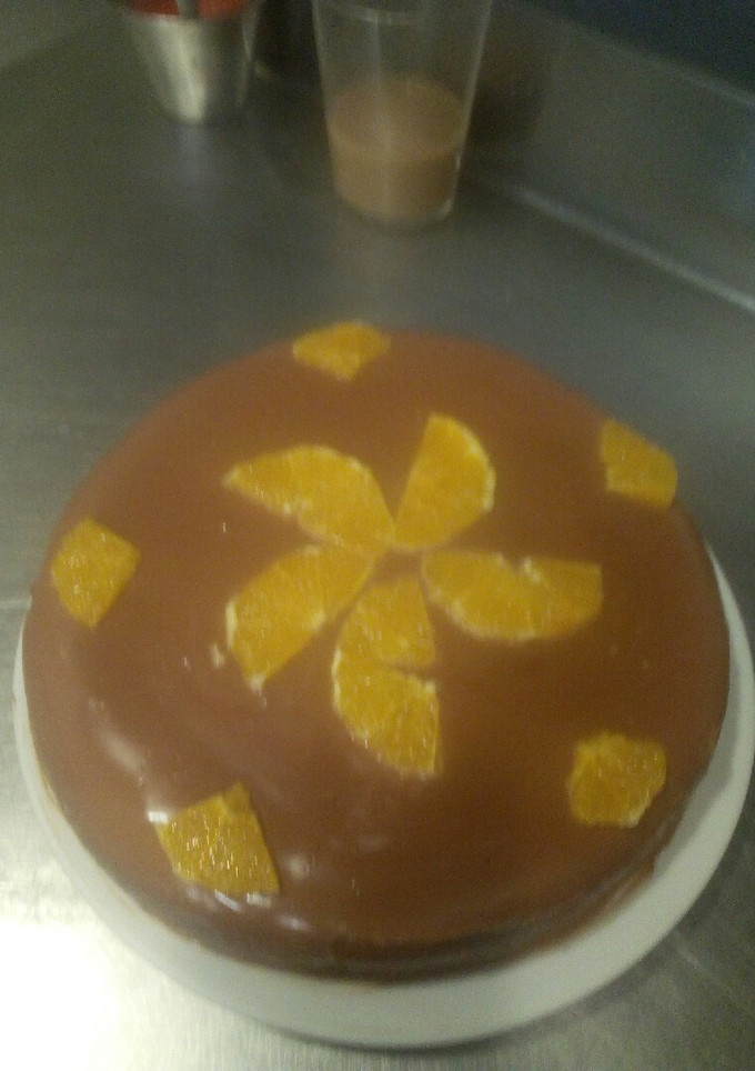 Una foto de Tarta de naranja con chocolate