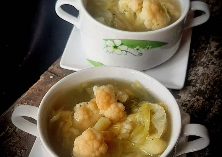 Simple Way to Prepare Homemade ভেজিটেবল স‍্যুপ।