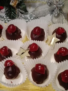 Una foto de Bombón de guindas 🍒