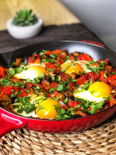 Una foto de Shakshouka 🍳 Pisto israelí con huevos