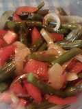 Ensalada de chauchas, tomate y cebollas