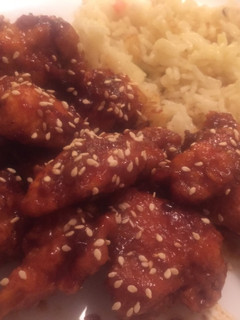 Una foto de Pollo frito agridulce estilo oriental