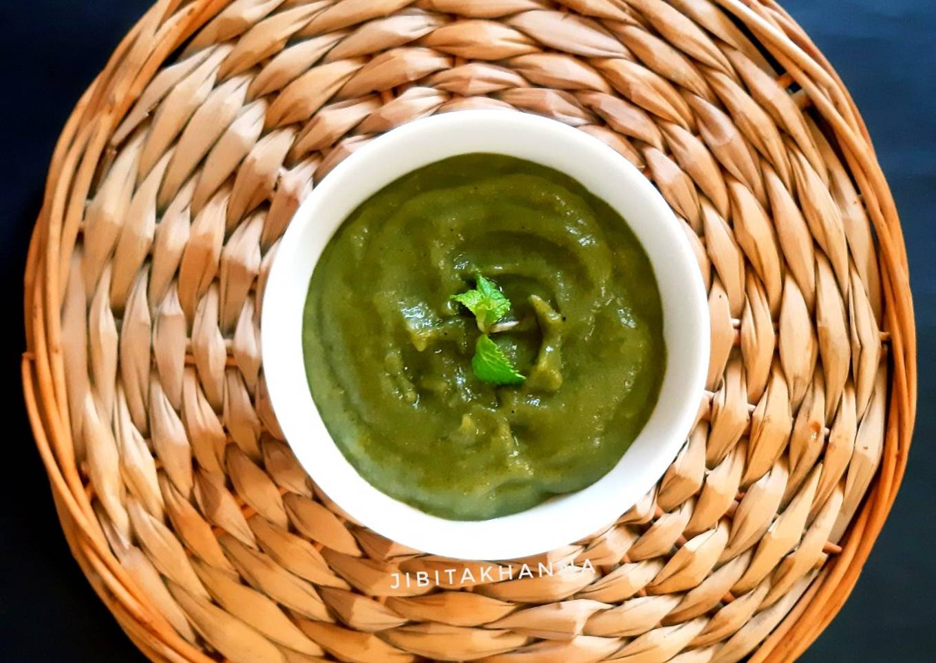 Aam Pudina Chutney/ Mango Mint Chutney