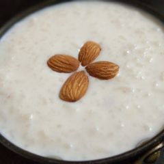 A picture of Rice kheer.