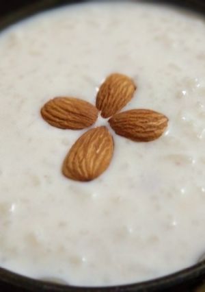 A picture of Rice kheer.