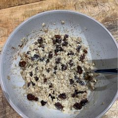A picture of Cinnamon and raisin porridge.