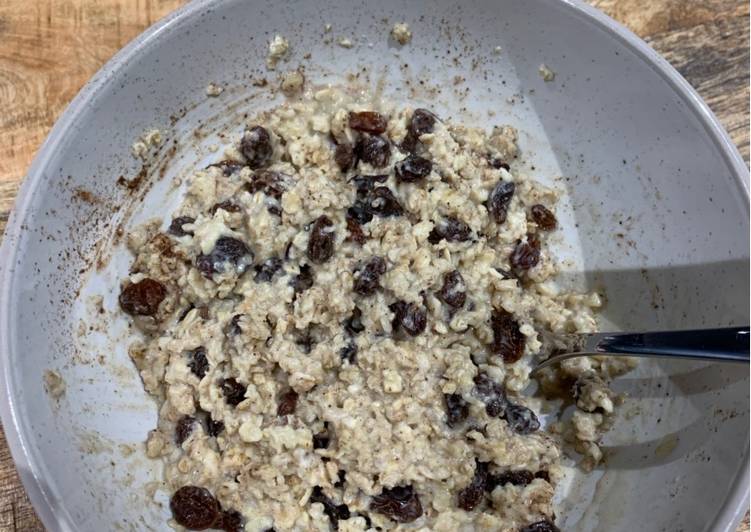 Recipe of Perfect Cinnamon and raisin porridge