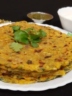 मूंग दाल थेपला (moong dal thepla recipe in Hindi) रेसिपी मुख्य फोटो