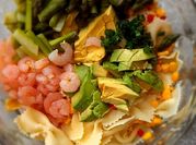 Una foto de ensalada de esparragos