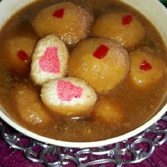 A picture of Nolen Gur Rasgulla..