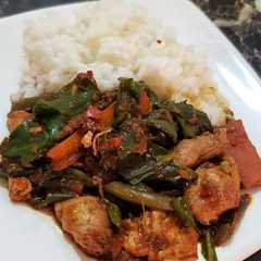 Una foto de Salteado de pollo con vegetales